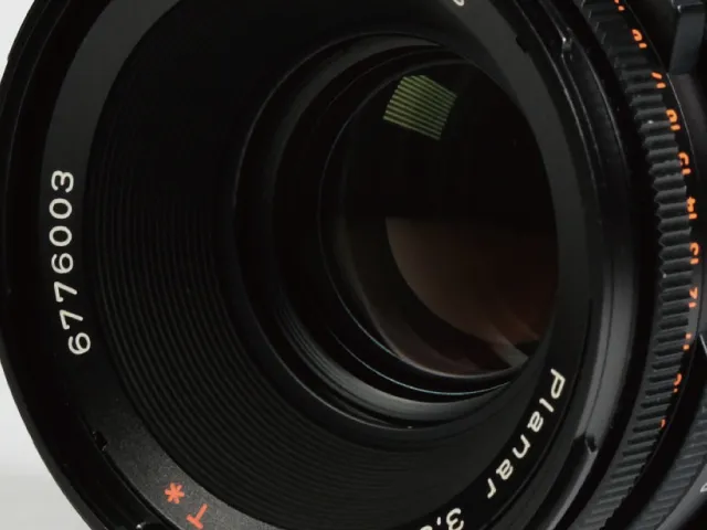 HASSELBLAD Carl Zeiss Planar CF 100mm F3.5レンズ(先端レンズ部分を撮影した写真)