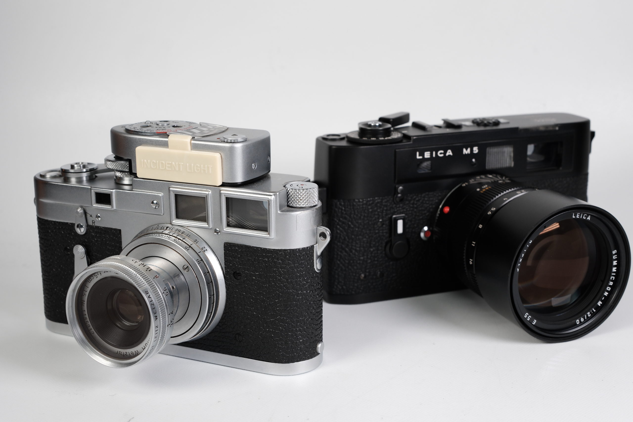 買取したライカM5 とM3を並べて撮影した写真