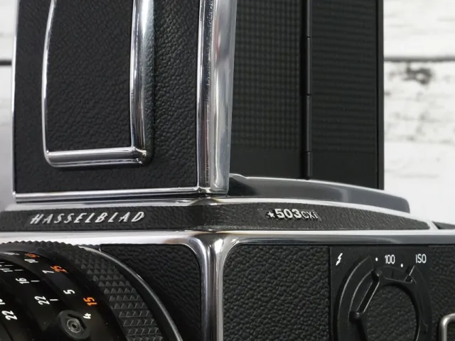 買い取りしたHASSELBLAD 503CXiのストロボ部分をアップで撮影した写真