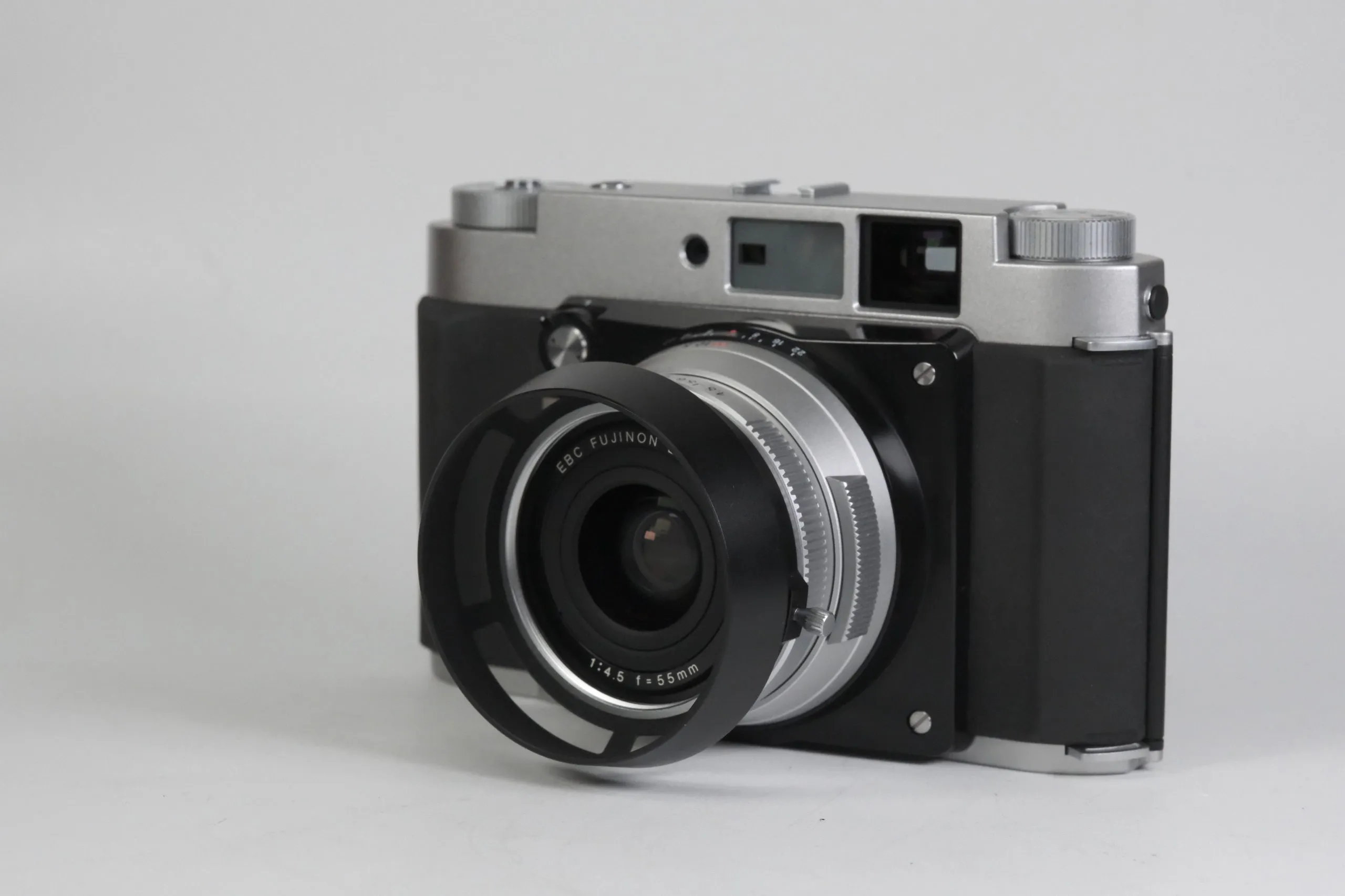 FUJIFILM GF670W（正面から全体を撮影）