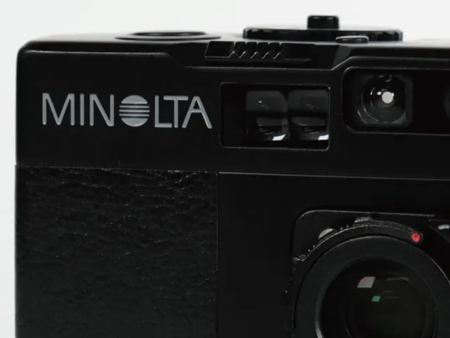 買取したMINOLTA TC-1 Limited（レンズとロゴ部分を撮影）